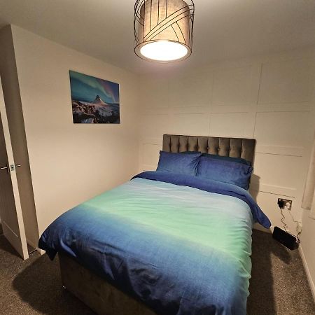 Entire Spacious Modern One Bedroom House Swindon Eksteriør bilde