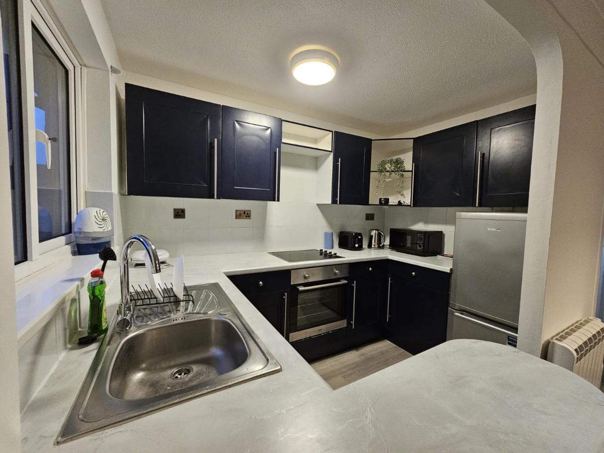 Entire Spacious Modern One Bedroom House Swindon Eksteriør bilde