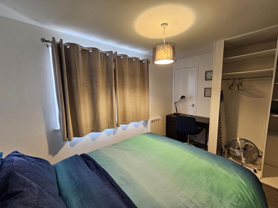 Entire Spacious Modern One Bedroom House Swindon Eksteriør bilde